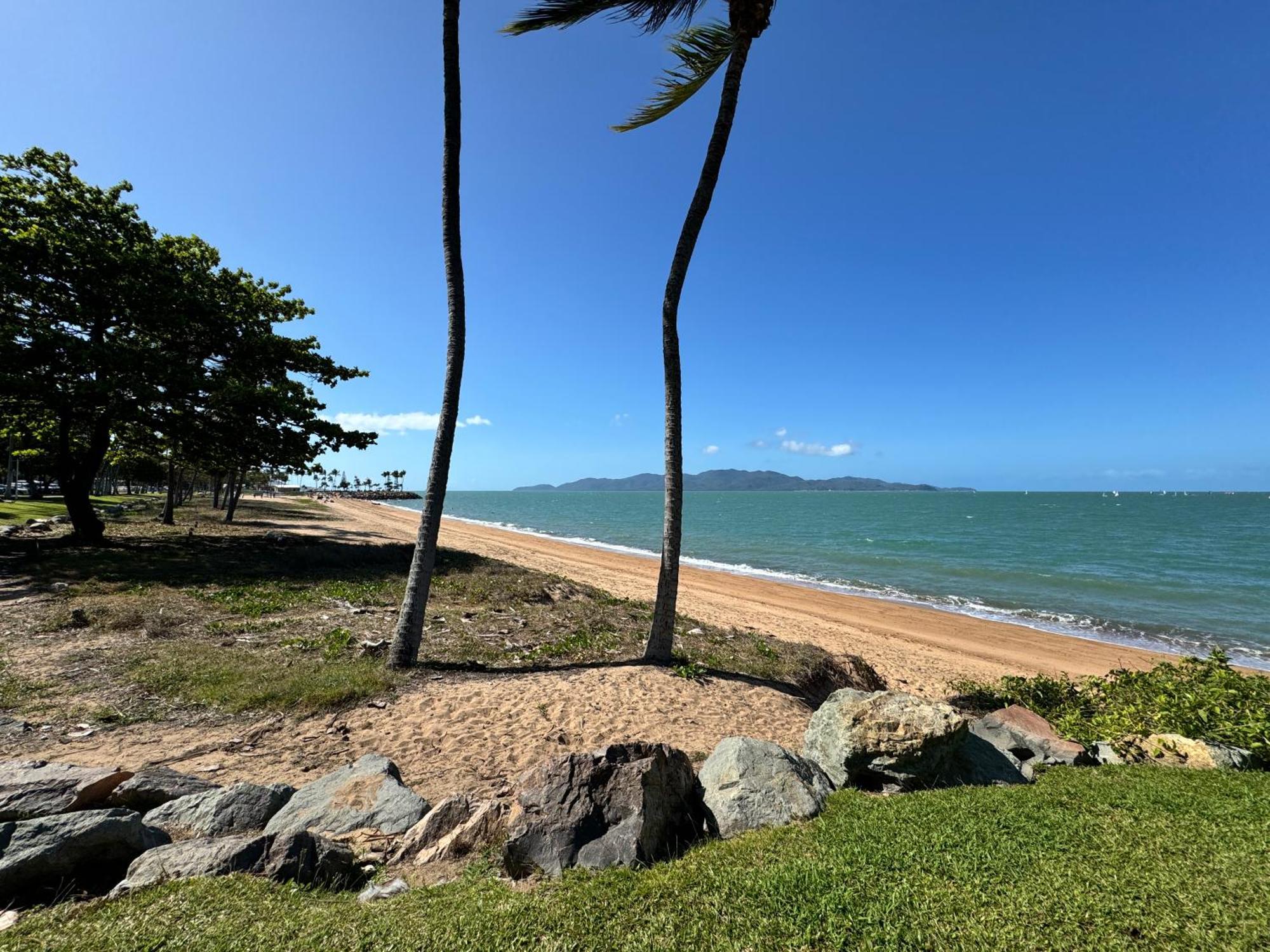 Townsville Apartments On The Strand - Penthouse エクステリア 写真